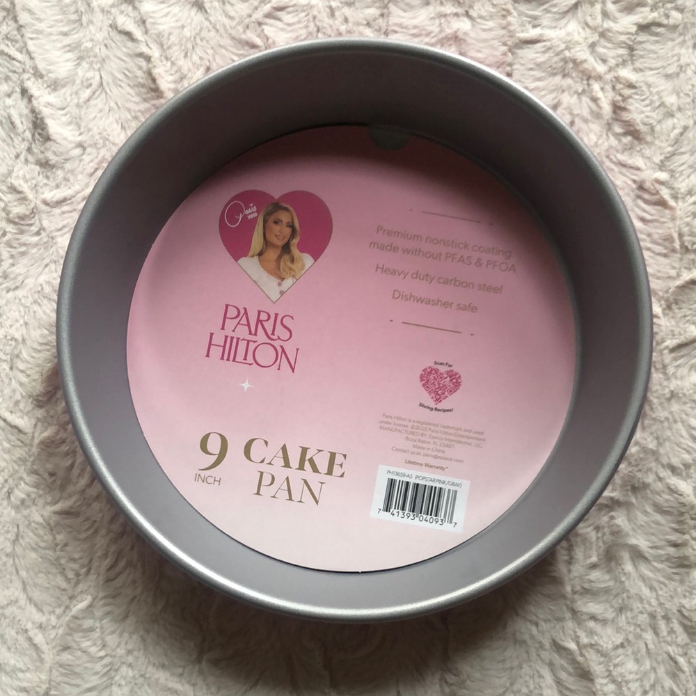 Paris Hilton Pink and Silver 9 inch Cake Pan